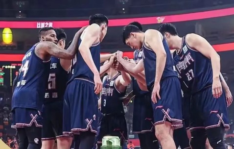 AG体育-常规赛谢幕战精彩纷呈，豪强对决掀起球迷狂热的简单介绍