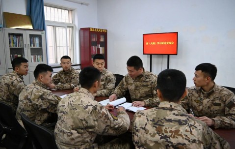 AG亚游app下载-球队训练全力以赴，备战技巧风起云涌