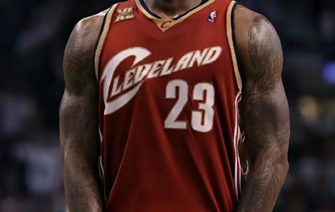 AG博彩-詹姆斯刷新生涯三分纪录，场均命中率令人惊叹(詹姆斯常规赛三分命中率)